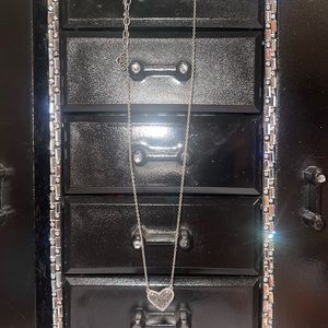 Kendra Scott heart necklace